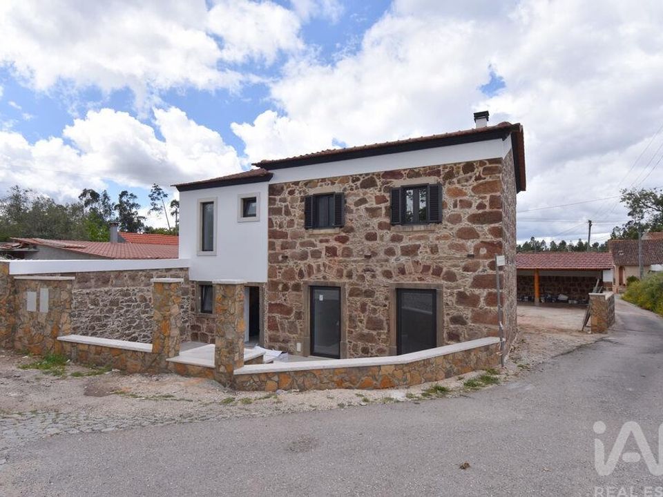 Casa de pueblo en Penela, Coimbra - foto 1