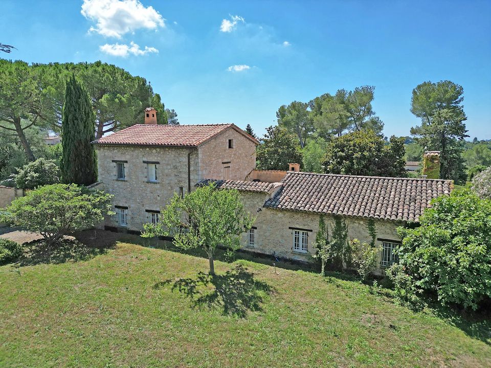Villa i Le Rouret, Alpes-Maritimes - foto 1