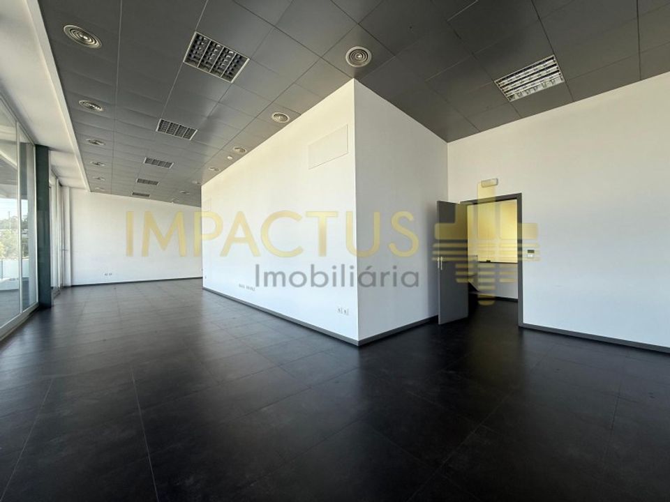 L'establiment comercial a Trofa, Porto - foto 2
