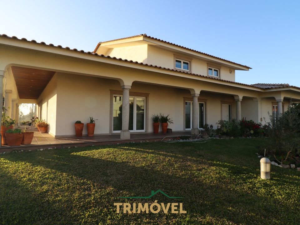 Villa i Oliveira de Azemeis, Aveiro - foto 1