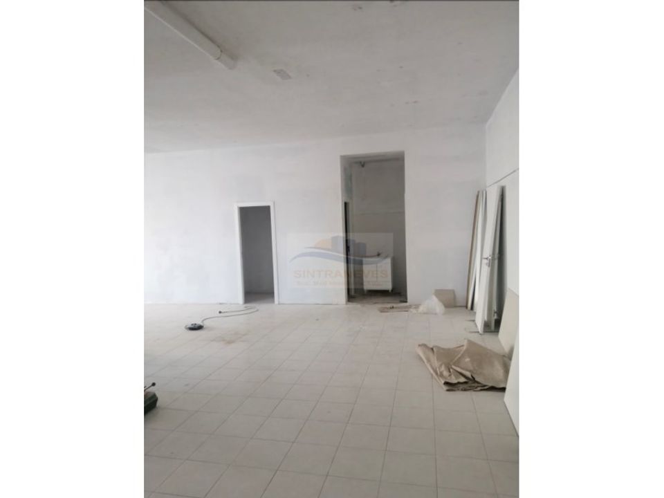 Erhvervsejendom i Amadora, Lisbon - foto 5