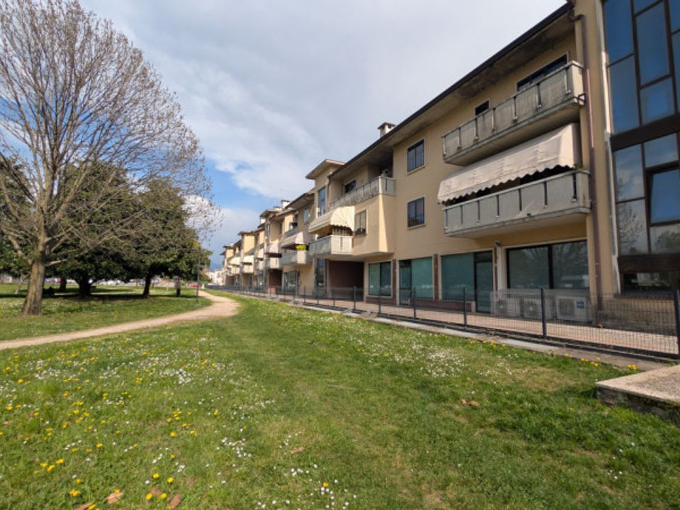 Erhvervsejendom i Thiene, Vicenza - foto 1