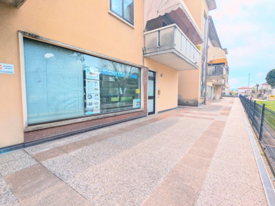 Erhvervsejendom i Thiene, Vicenza - foto 2