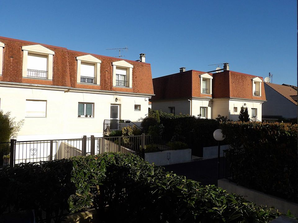 Lejlighed i Neuilly-Plaisance, Seine-Saint-Denis - foto 2
