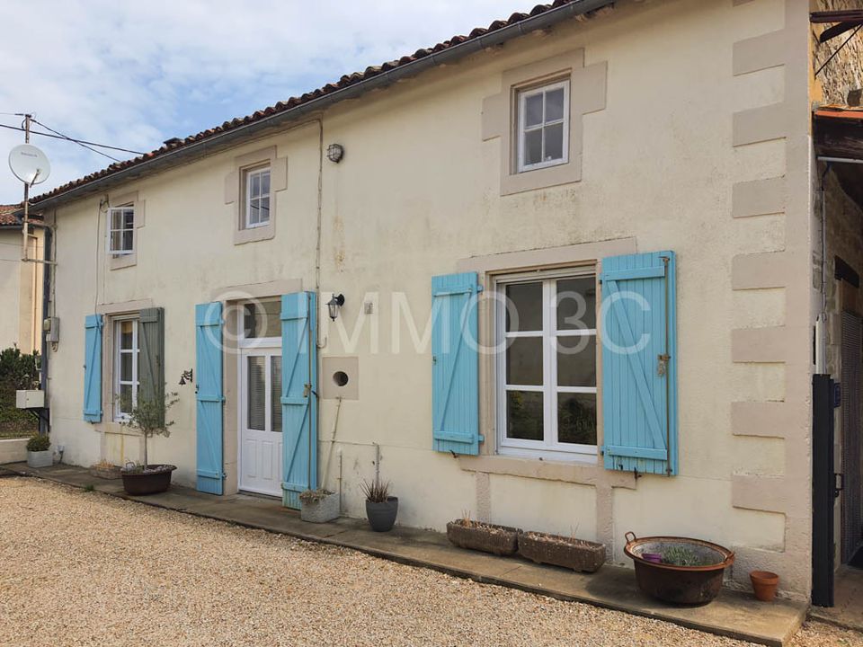 Landejendom i Chef-Boutonne, Deux-Sevres - foto 1