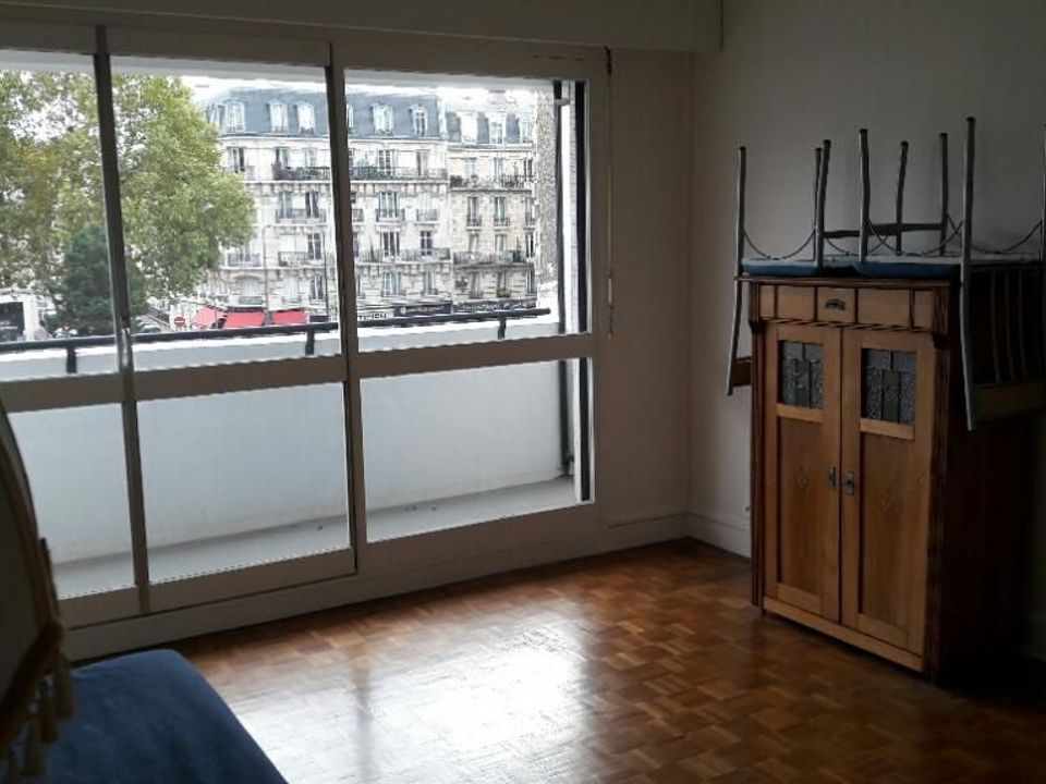 Apartment in Issy-les-Moulineaux, Hauts-de-Seine - photo 1