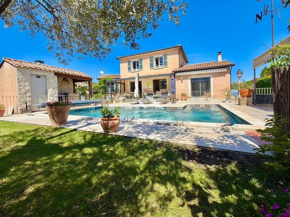 Villa i Alès, Gard - foto 1