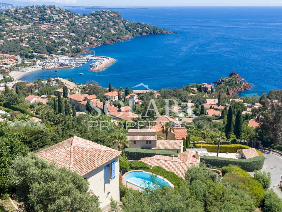 Villa i Theoule-sur-Mer, Alpes-Maritimes - foto 1