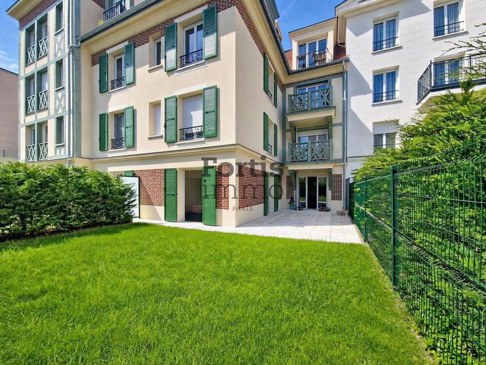 Lejlighed i Le Plessis-Robinson, Hauts-de-Seine - foto 1