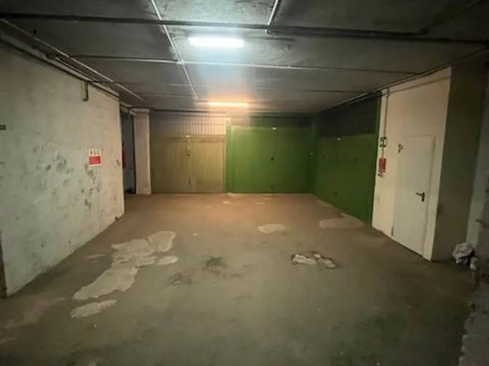 Parkeringsplads i Sesto San Giovanni, Milan - foto 1