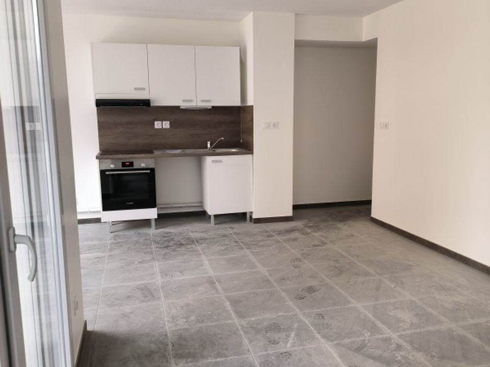 Apartment in Villefranche-sur-Saône, Rhone - photo 1
