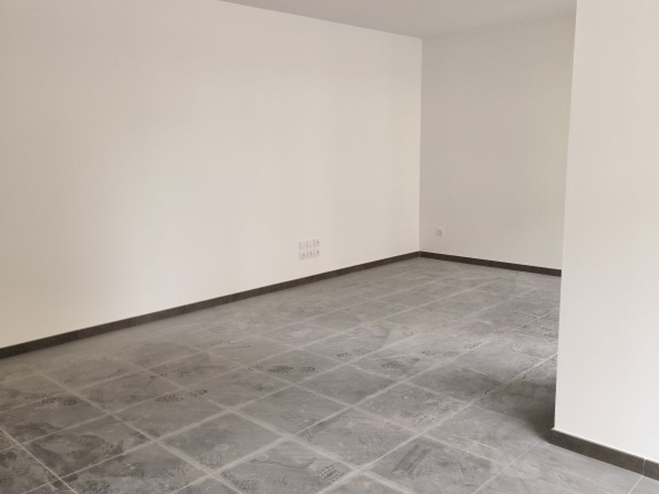 Apartment in Villefranche-sur-Saône, Rhone - photo 5