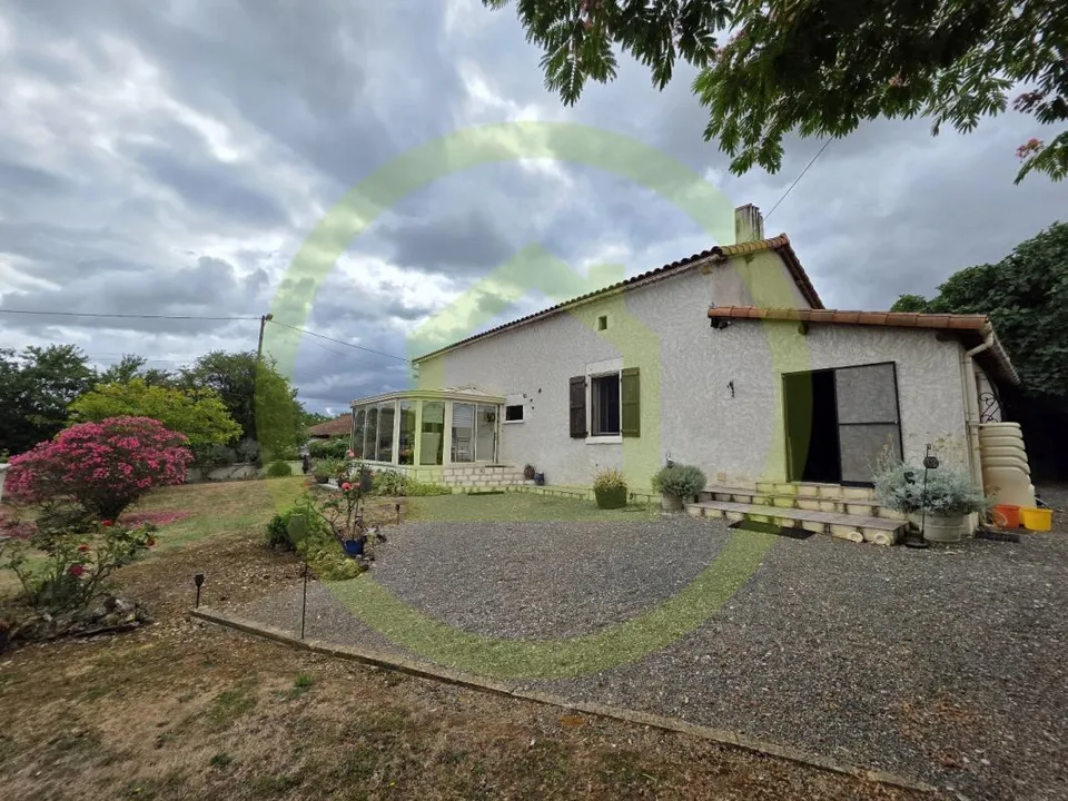 Villa i Cellefrouin, Charente - foto 1
