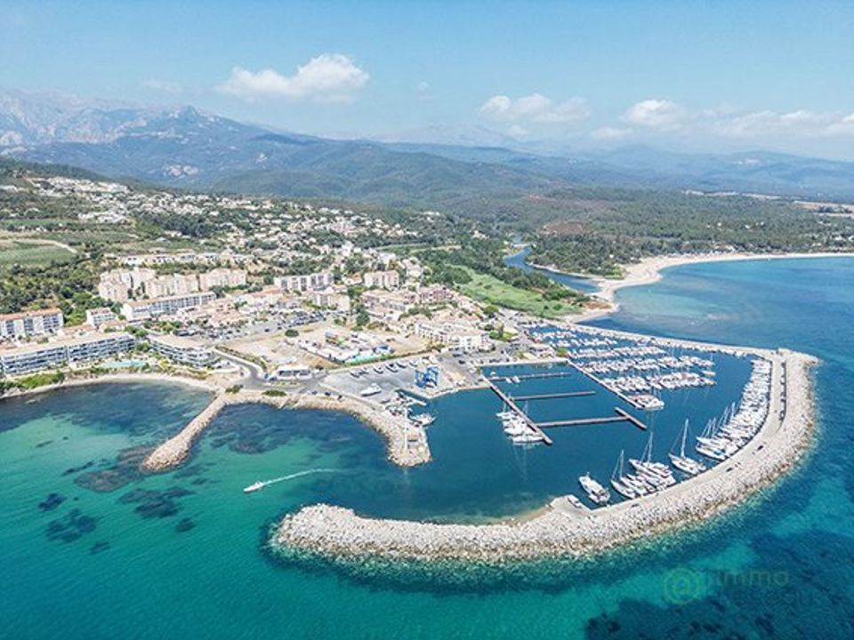 Lejlighed i Solenzara, Corse-du-Sud - foto 1