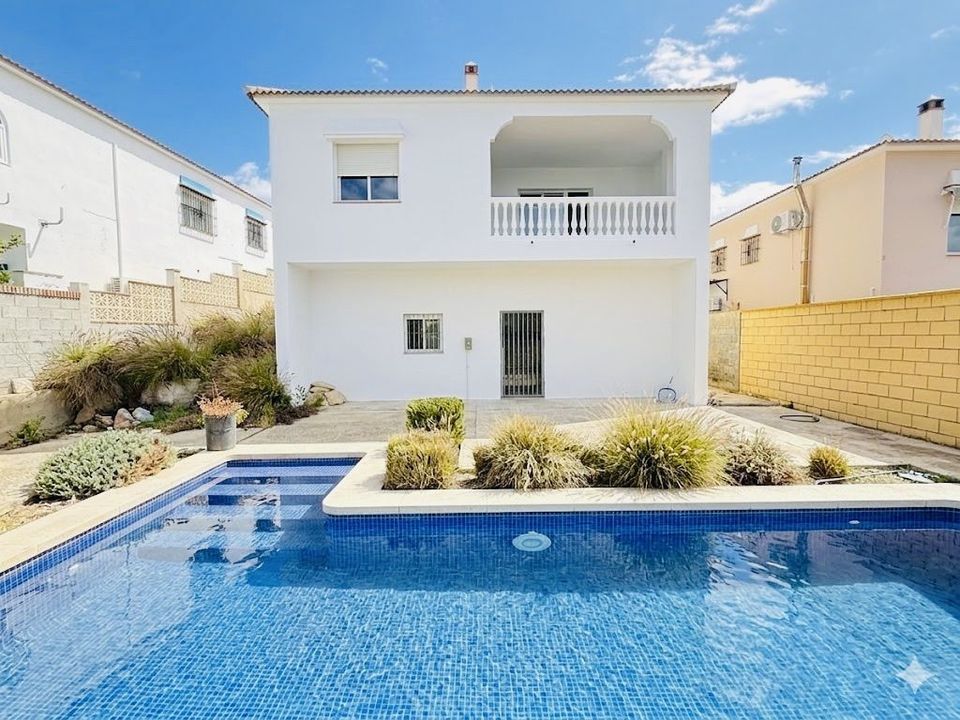 Villa i Alcaucin, Malaga - foto 1
