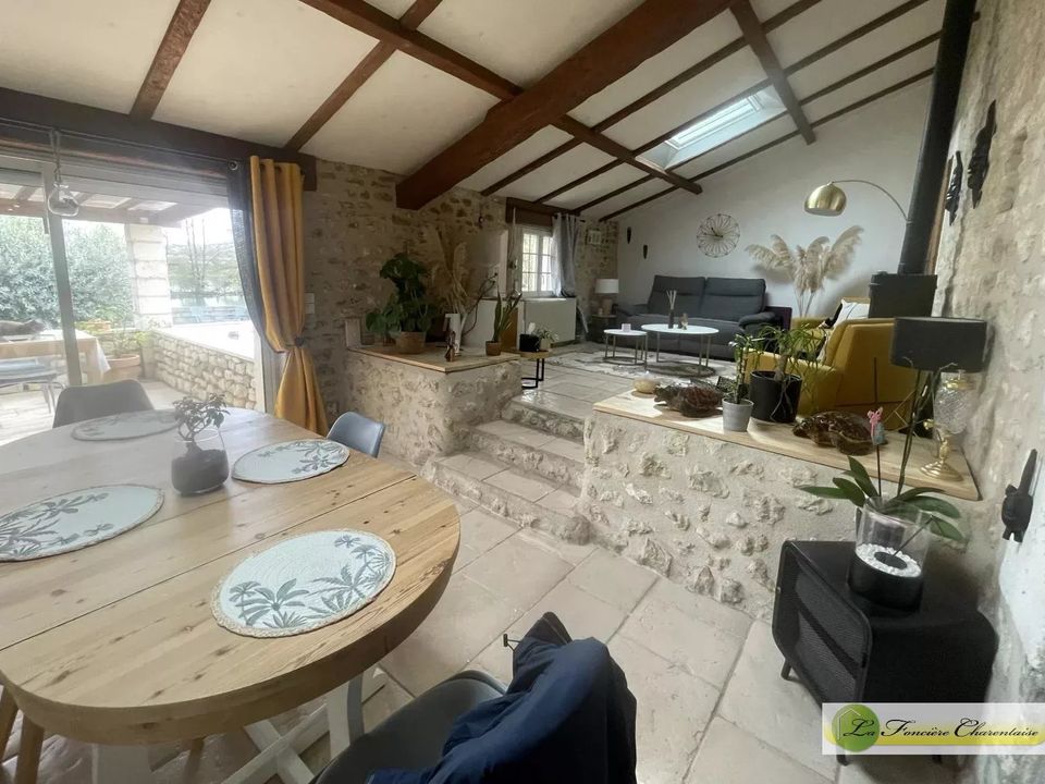 Villa i Magnac-sur-Touvre, Charente - bilde 1