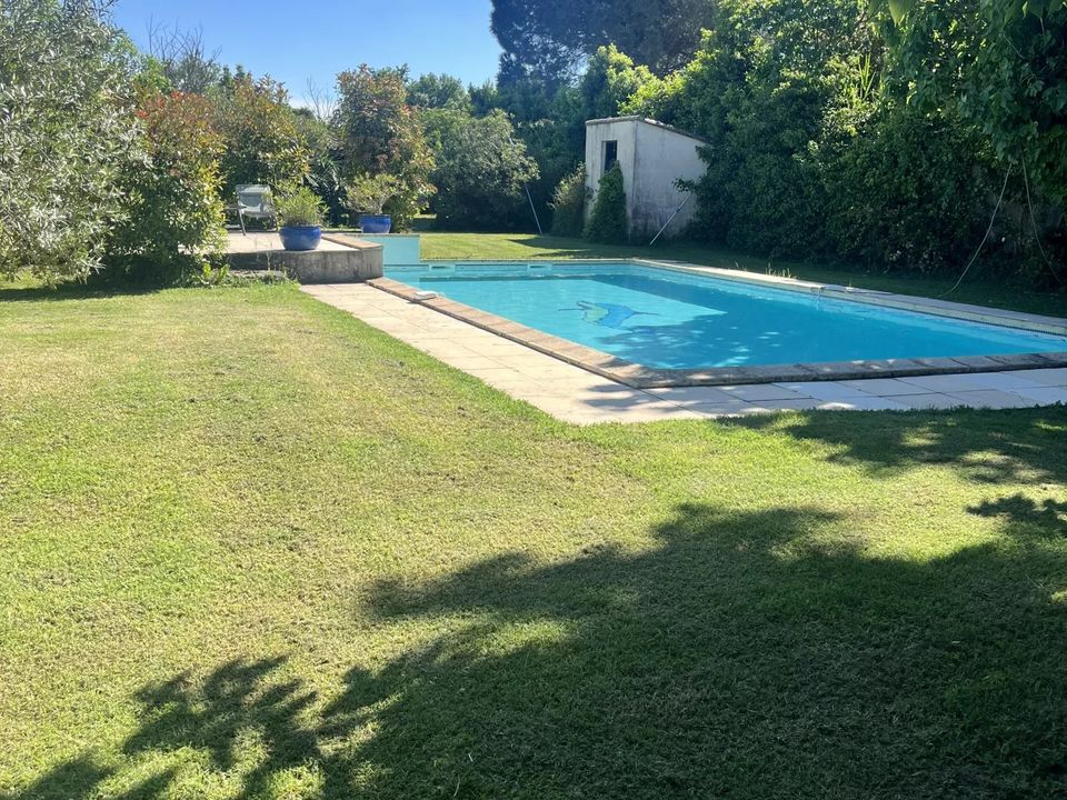 Villa en Arles, Bouches-du-Rhone - foto 2