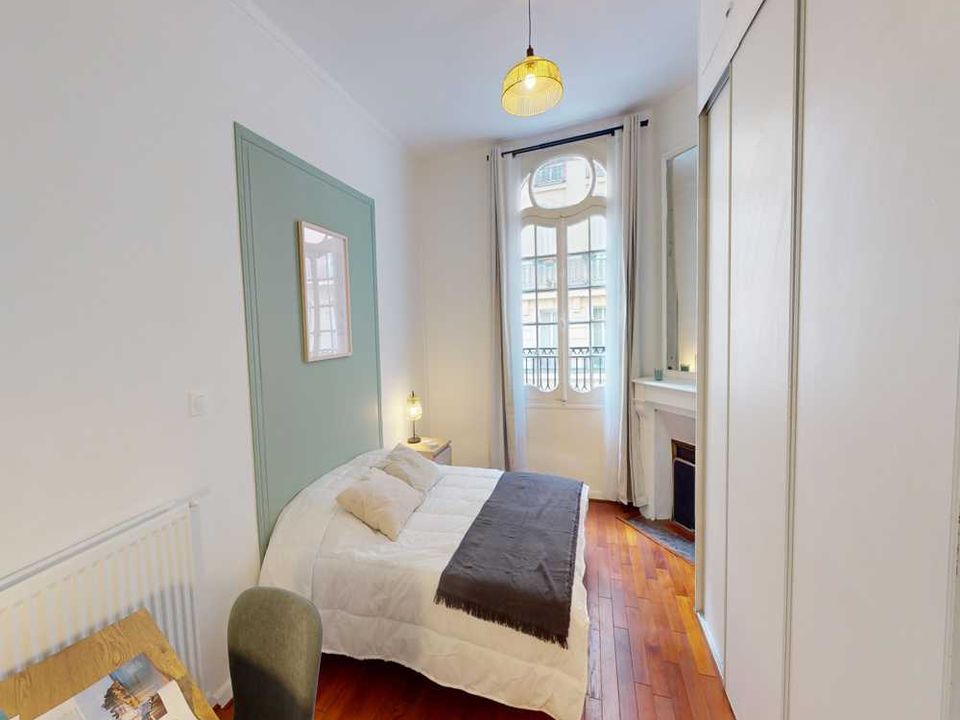 Apartment in Paris, Paris - photo 2