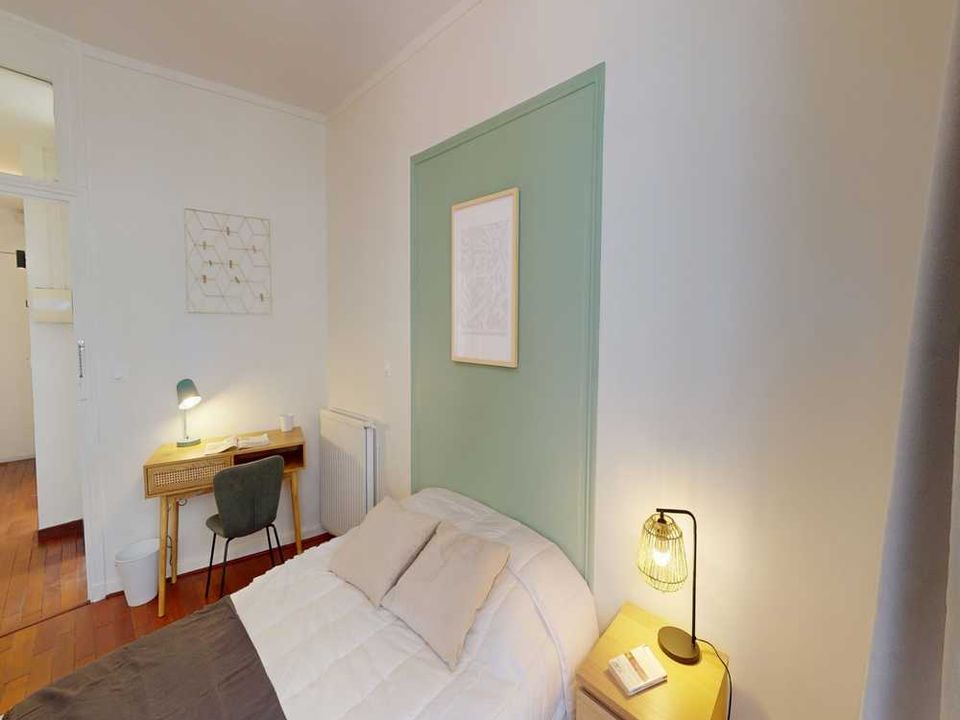 Apartment in Paris, Paris - photo 3