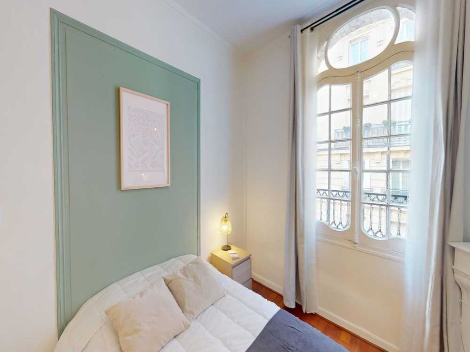 Apartment in Paris, Paris - photo 4