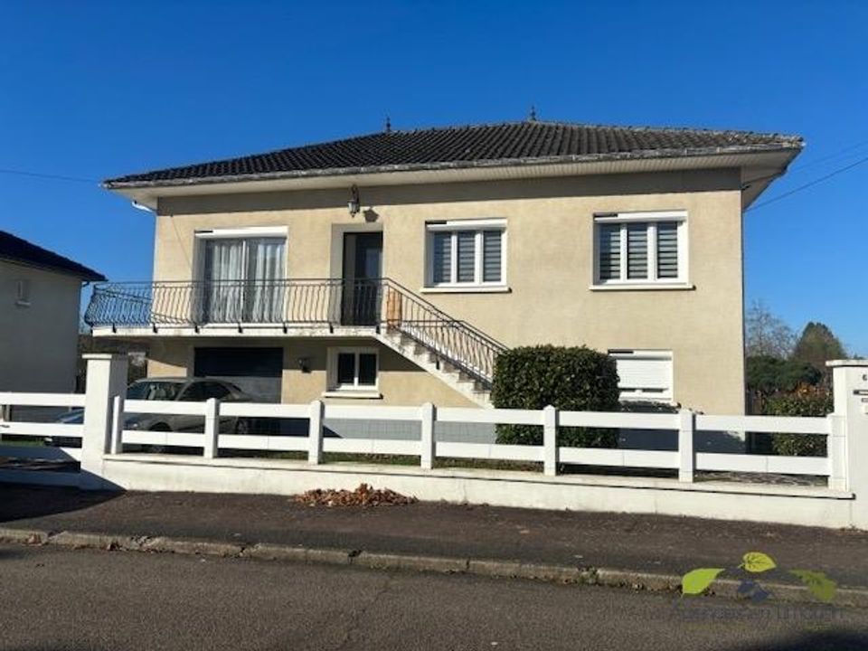 Villa i Saint-Leonard-de-Noblat, Haute-Vienne - foto 1