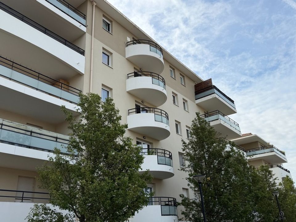 Lejlighed i Miramas, Bouches-du-Rhone - foto 1