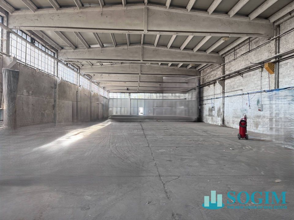L'establiment comercial a Gaggiano, Milan - foto 2