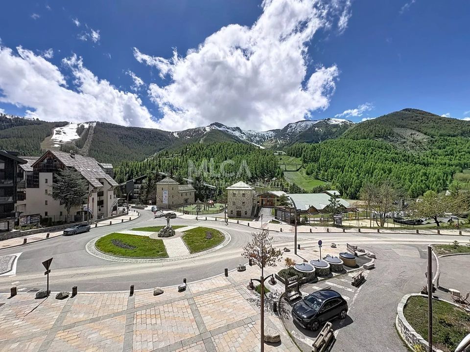 Lejlighed i Saint-Étienne-de-Tinée, Alpes-Maritimes - foto 1