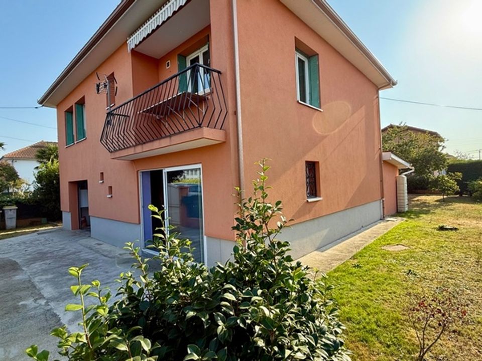 Villa i Tarbes, Hautes-Pyrenees - foto 1