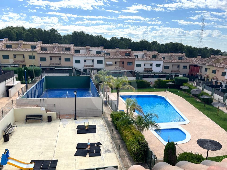 Moradia em banda em Betera, Valencia - foto 1