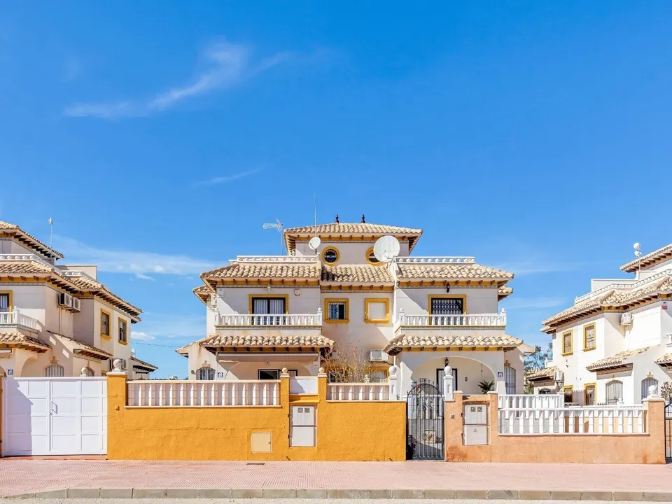 Casa unifamiliar a Cabo Roig, Alicante - foto 2