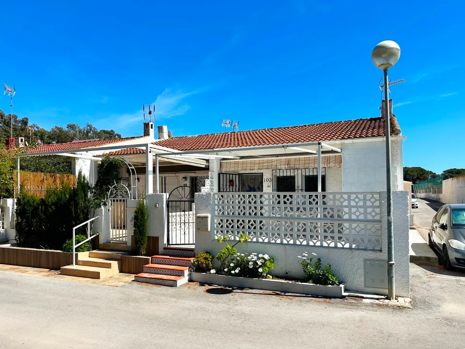 Omakotitalo Guardamar Del Segurassa, Alicante - kuva 1
