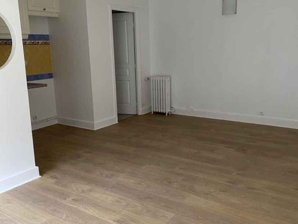 Apartment in Boran-sur-Oise, Oise - photo 3