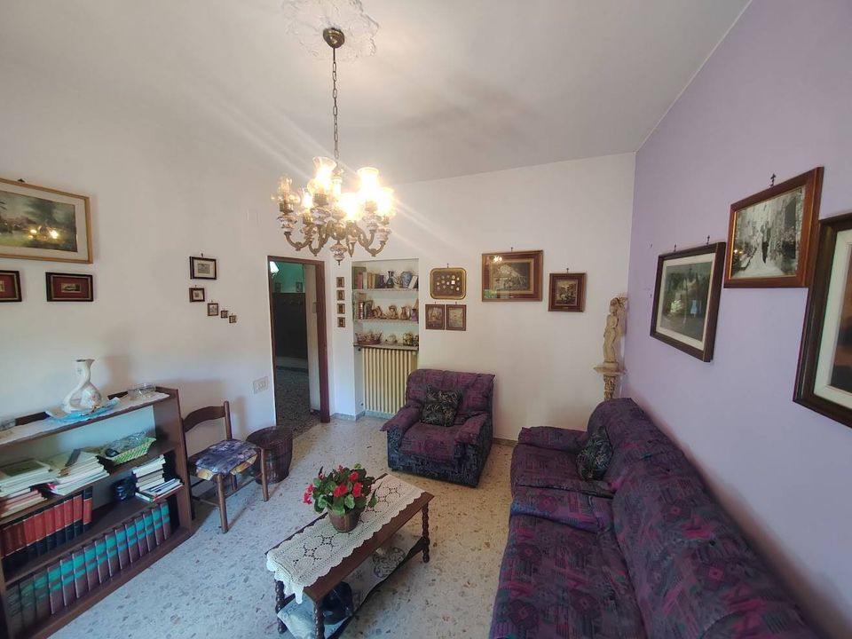 Erhvervsejendom i Ceccano, Frosinone - foto 1