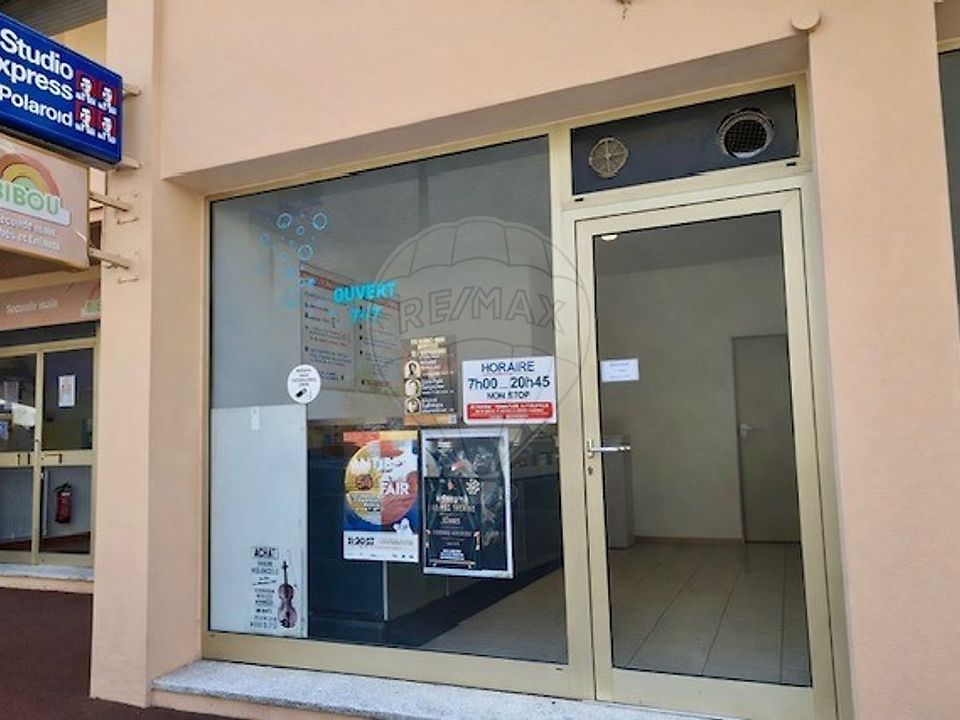 Erhvervsejendom i Villeneuve-Loubet, Alpes-Maritimes - foto 3