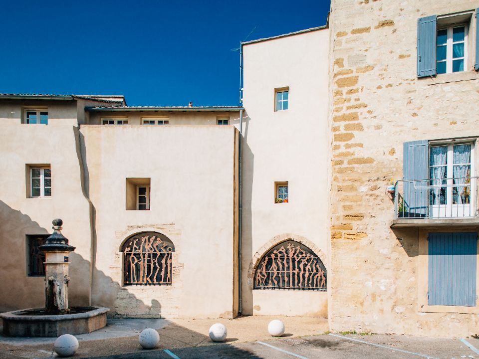Apartment in Monteux, Vaucluse - photo 1
