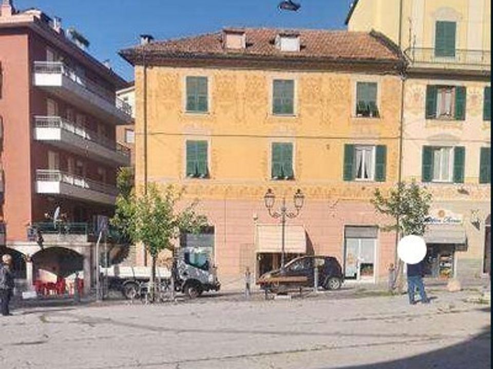 Erhvervsejendom i Torriglia, Genoa - foto 1