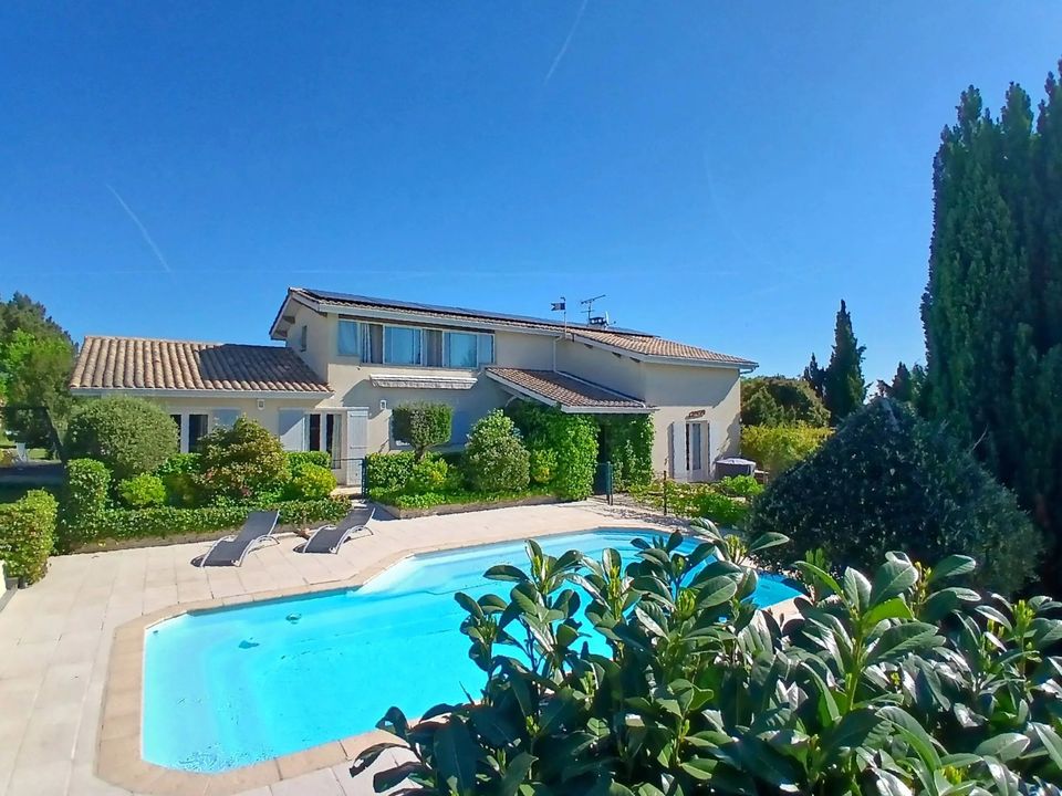 Villa i Montguyon, Charente-Maritime - foto 1