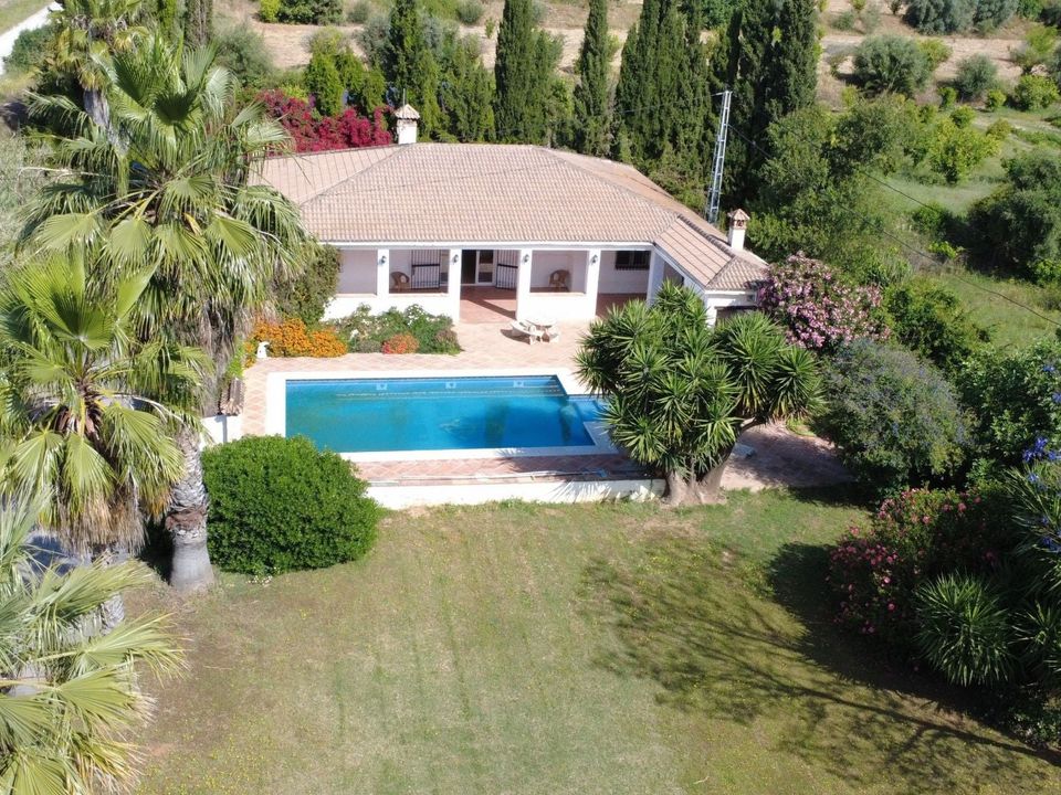 Landejendom i Alhaurin El Grande, Malaga - foto 1
