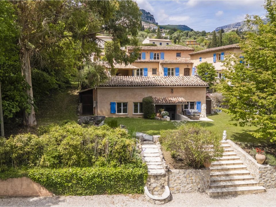 Villa i Le Bar-sur-Loup, Alpes-Maritimes - foto 2