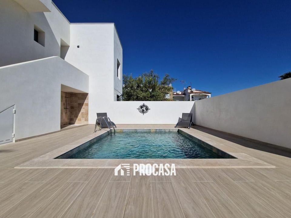 Lejlighed i Empuriabrava, Gerona - foto 2