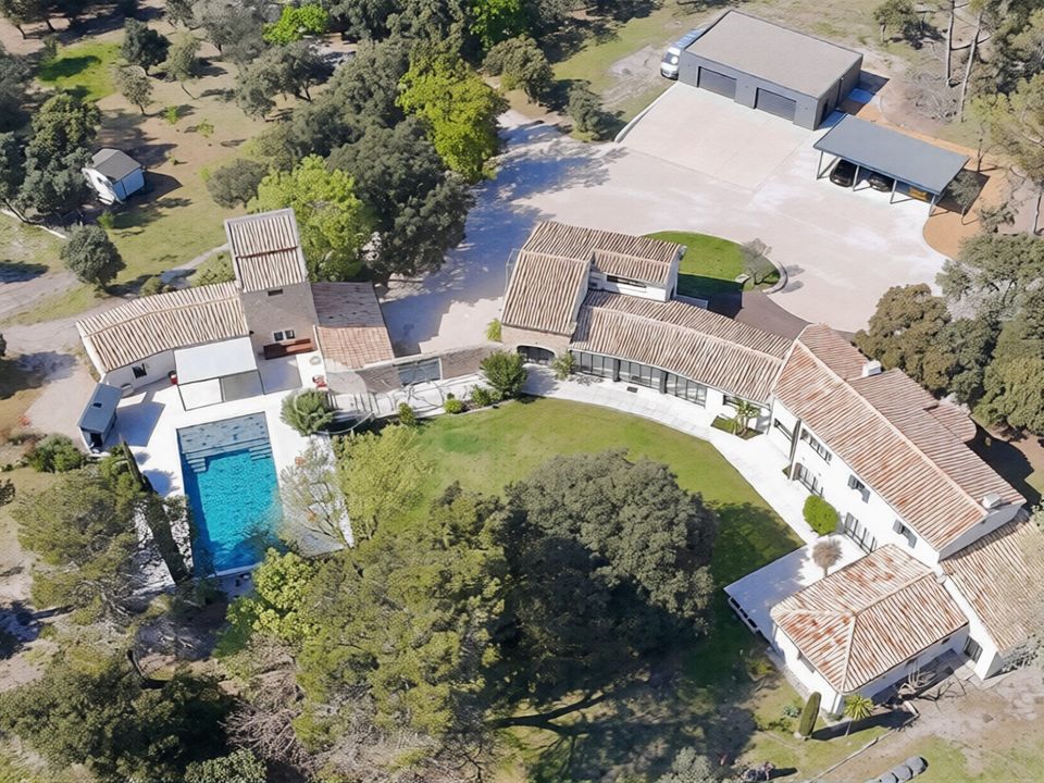 Villa in L'Isle-sur-la-Sorgue, Vaucluse - photo 3