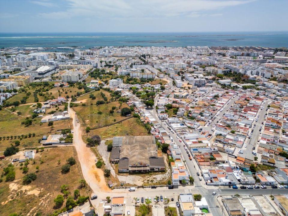 Helårsgrund i Quelfes, Faro - foto 1