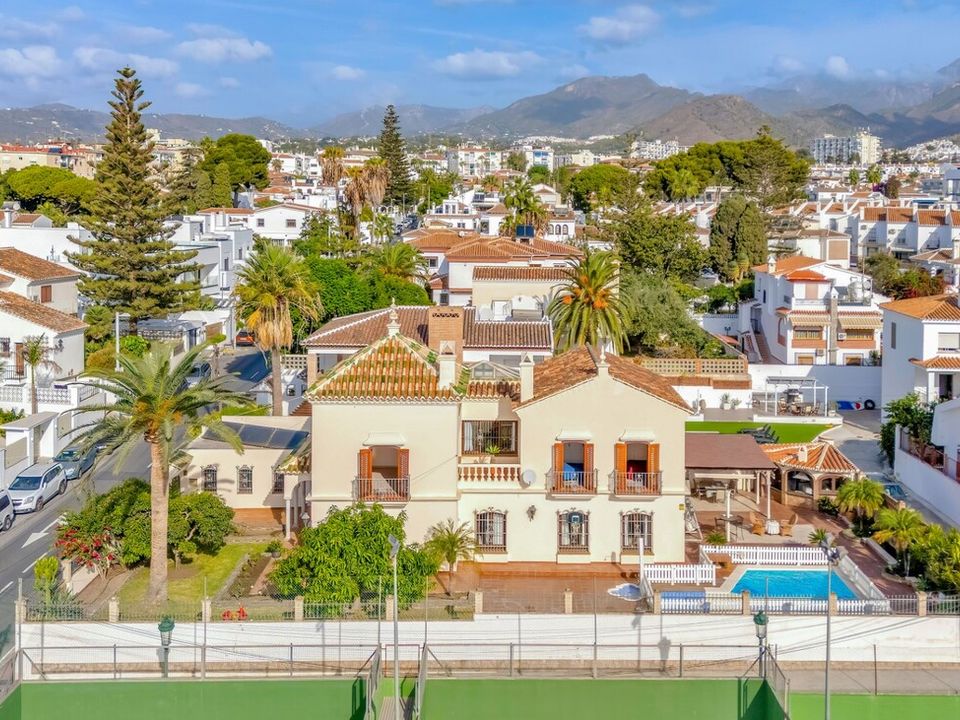 Villa i Nerja, Malaga - foto 1