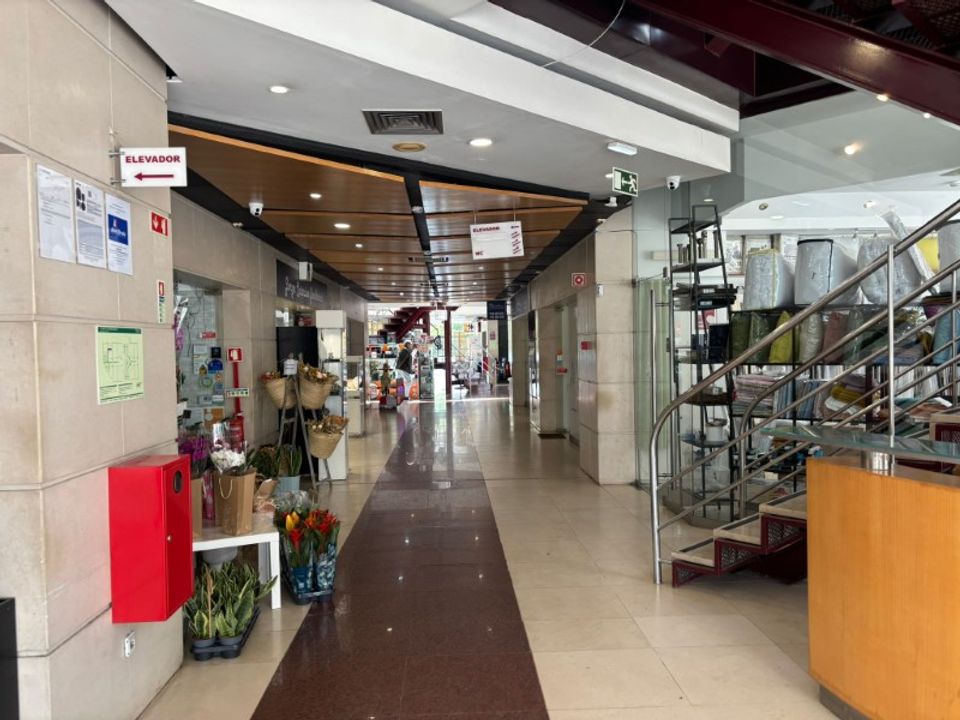 Erhvervsejendom i Carnaxide, Lisbon - foto 4