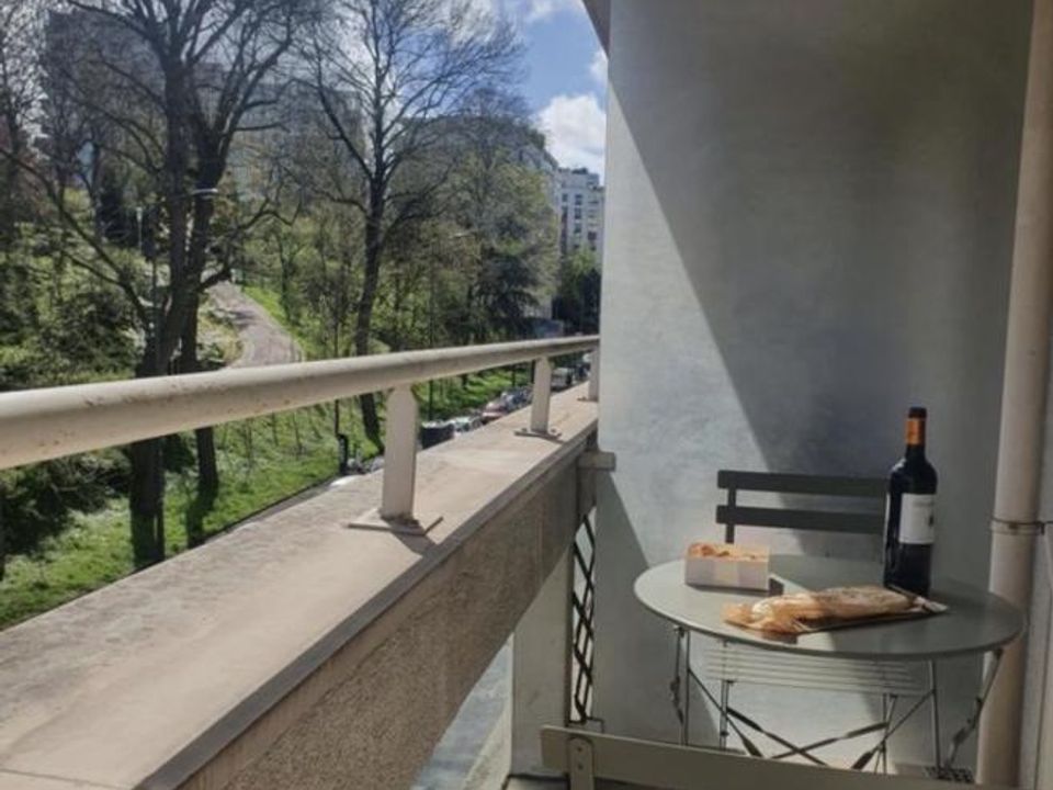 Apartment in Issy-les-Moulineaux, Hauts-de-Seine - photo 1