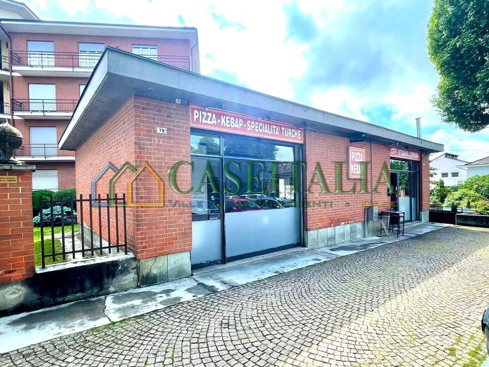 L'establiment comercial a None, Turin - foto 2