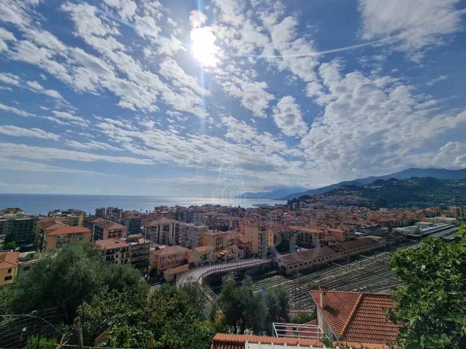 Erhvervsejendom i Ventimiglia, Imperia - foto 1
