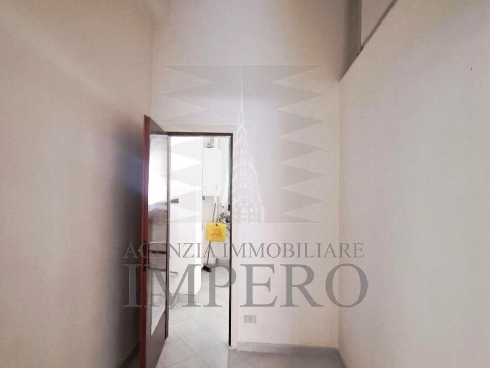 Erhvervsejendom i Vallecrosia, Imperia - foto 2