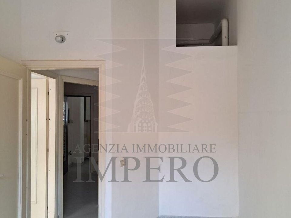 Erhvervsejendom i Vallecrosia, Imperia - foto 5